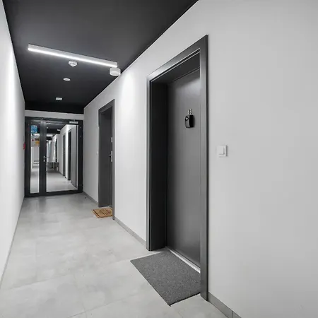 Nadolnik With Balcony & Ac By Rent Like