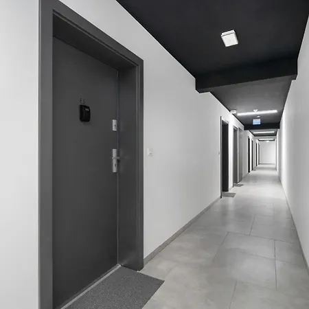 Lejlighed Nadolnik With Balcony & Ac By Rent Like *