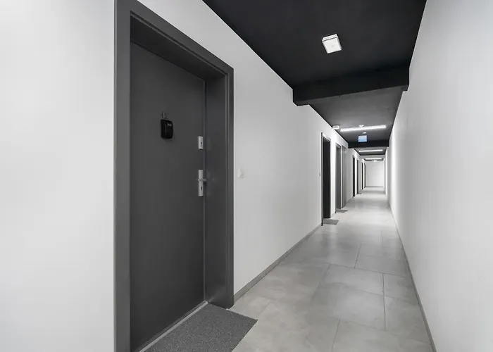 公寓 Nadolnik With Balcony & Ac By Rent Like *