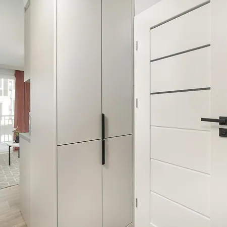 Nadolnik With Balcony & Ac By Rent Like Poznan