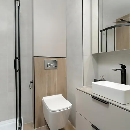 Nadolnik With Balcony & Ac By Rent Like