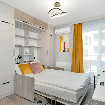 Nadolnik With Balcony & Ac By Rent Like Apartment *