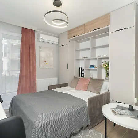 Nadolnik With Balcony & Ac By Rent Like *