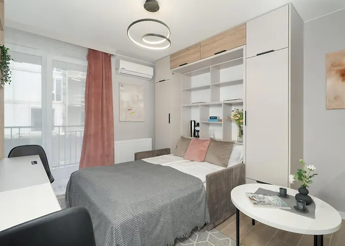 Nadolnik With Balcony & Ac By Rent Like *